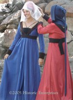 (image for) 1440-1480 V-Neck Gown