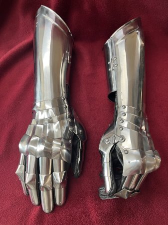 (image for) Vambrace Gauntlets, German, c 1510-20