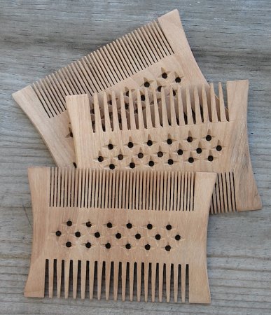 (image for) Comb, decorated wood