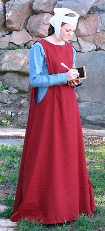 Gown & Surcoat Outfit c1150-1250
